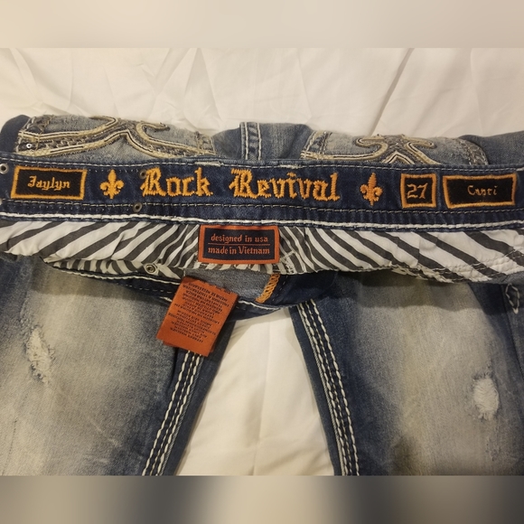 Womans size 27 Rock Revival Jaylyn Capris - Picture 3 of 5